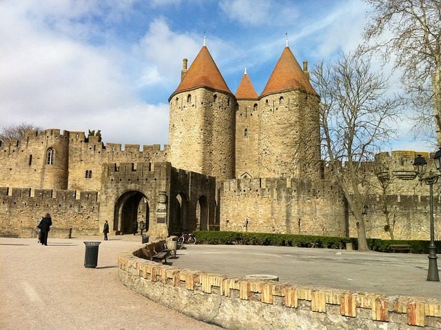 http://maxpixel.freegreatpicture.com/Landmark-Medieval-Tourism-Carcassone-Castle-France-710877