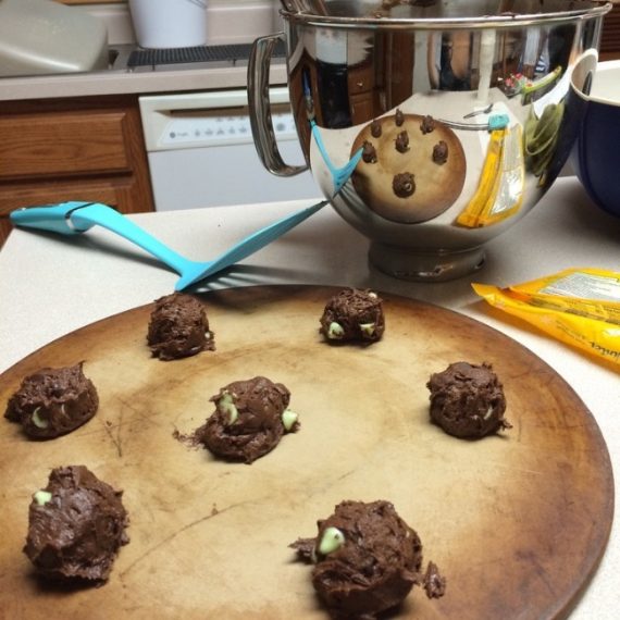 Credit: https://www.reddit.com/r/mildlyinteresting/comments/5jzwro/making_cookies_and_the_reflection_looks_like_a/