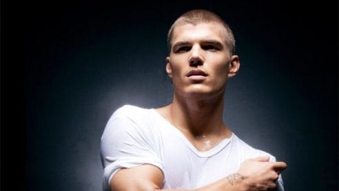 Chris Zylka, il sex symbol che ha stregato Paris Hilton