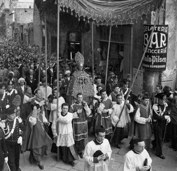 processione di San Gennaro nel 1952-foto Archivio Carbone