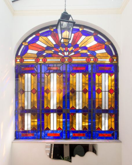 L’annesso giardino trasforma questo luogo in una piccola oasi di tranquillità. Ora è una dimora di charme, il “Costantinopoli 104”.