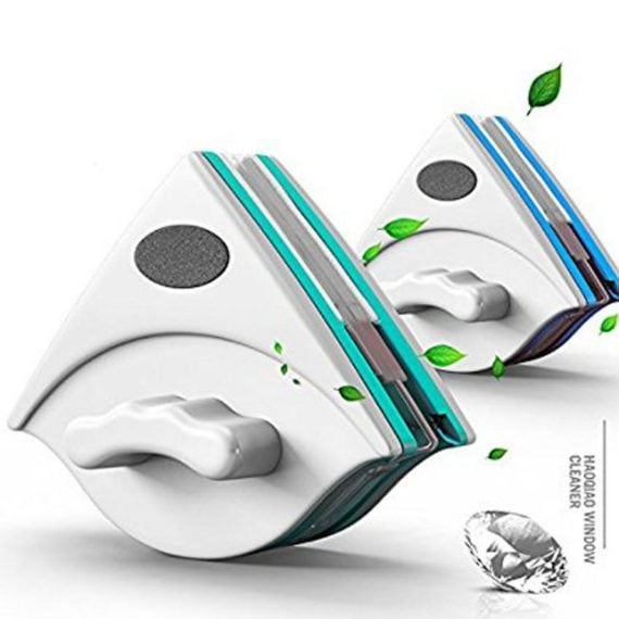 Pulire entrambi i lati della finestre contemporaneamente adesso si può grazie a questo lavavetri bifacciale che utilizza un magnete super forte per pulire l'interno del vetro e contemporaneamente anche l'esterno.
