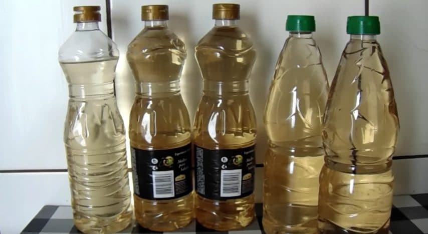 Significa reagire con esagerazione, offendersi o prendersi collera per qualcosa che è stata appena detta. La metafora si riferisce a qualcuno il cui atteggiamento amichevole si fa aspro.