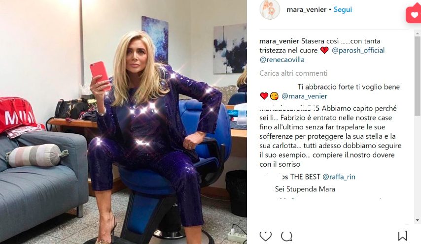 L'opinionista svela il suo look scintillante, ma ricorda anche l'amico Fabrizio Frizzi