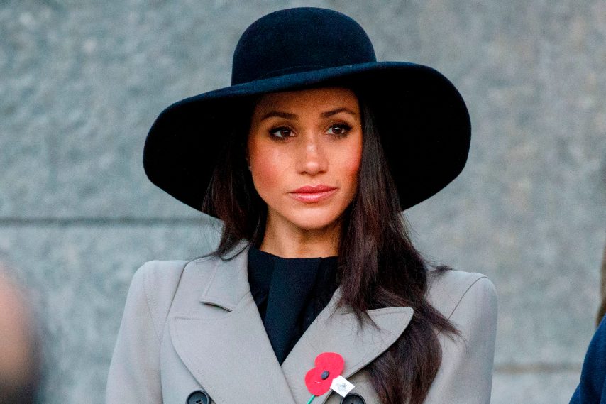 Meghan indossa scarpe Sarah Flint e borsa Dionysus