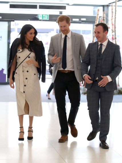 Abito Altazurra, giacca Camilla and Marc, scarpe Tamara Mellon, tracolla Oroton