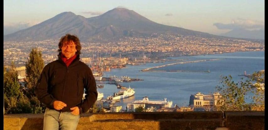 Attraverso un post pubblicato sui social, Alberto Angela ha annunciato di avere ottenuto la cittadinanza onoraria di Napoli.