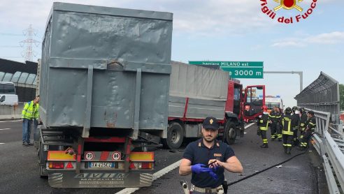 Incidente tra camion sulla A4 ad Agrate: due feriti e autostrada bloccata