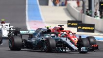 Incidente Vettel-Bottas, Hamilton ringrazia e vince in Francia tornando leader del mondiale