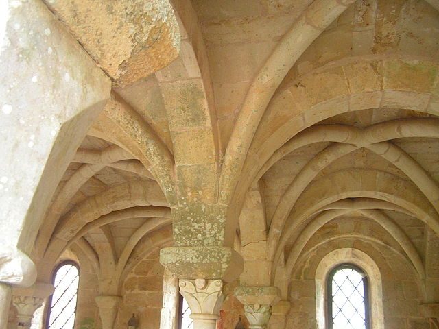 https://commons.wikimedia.org/wiki/File:Abbaye_Fontfroide_47.jpeg