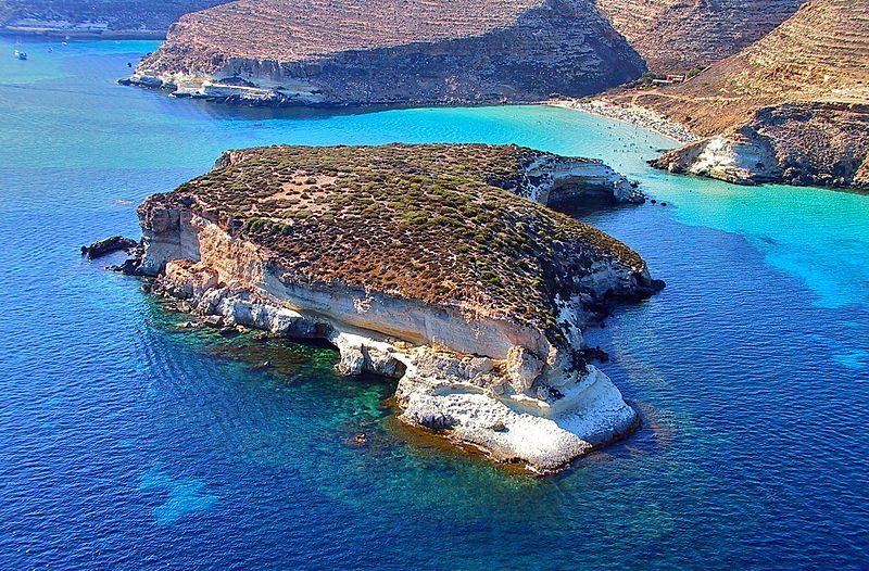 https://commons.wikimedia.org/wiki/File:Rabbit_islet_(Isola_dei_Conigli)_-_Lampedusa_-_3.jpg