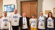 "Prima i toscani", la protesta della Lega è un fail: sbagliata la divisione in sillabe