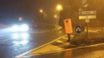 Halloween, il costume che fa impazzire il web: si traveste da autovelox