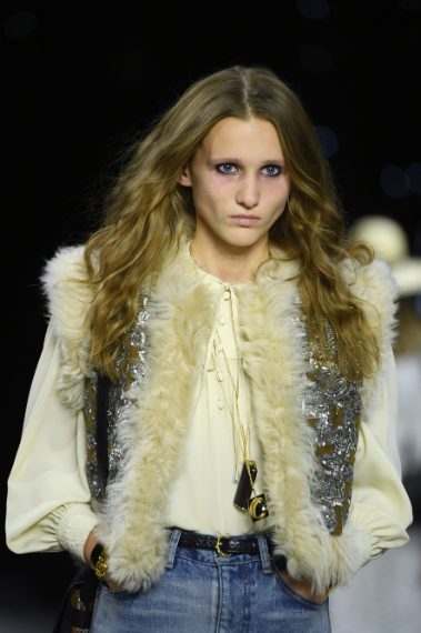 Mosso con riga centrale