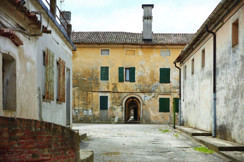 Uno splendido esempio di architettura rurale veneta vicino Caorle.