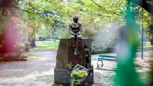 L'omaggio ad Ayrton Senna vicino al punto in cui ha avuto l'incidente