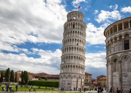 A Pisa tutti conoscono la "torre pendente" di Piazza Duomo. In pochi però sanno dell'esistenza di altre 2 "torri pendenti"