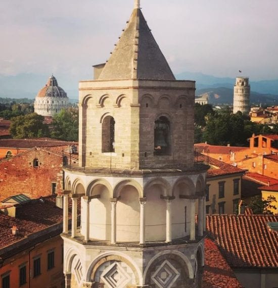 La prima è il campanile della chiesa di San Nicola
