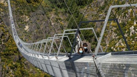 Portogallo, completato il nuovo ponte pedonale sospeso più lungo del mondo