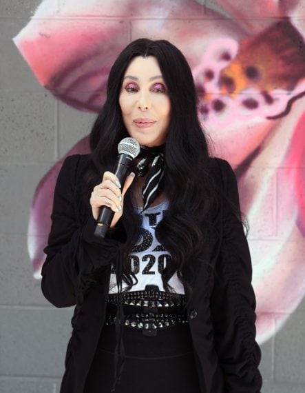 La cantante fa appello ai cittadini a registrarsi per votare in vista delle presidenziali