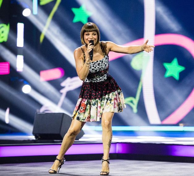 La cantante veste Dolce&Gabbana