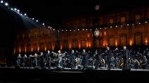 Teatro San Carlo, le immagini della prima della Carmen da Piazza del Plebiscito