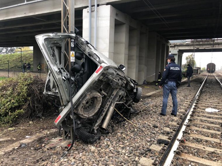 Una persona è deceduta in seguito allo schianto