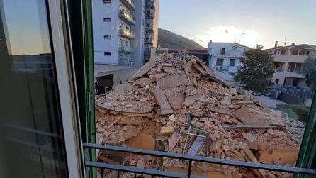 Crollo della palazzina a Cancello Scalo (Caserta), le immagini delle macerie