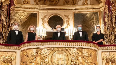La prima del San Carlo di Napoli, ovazione per Sergio Mattarella