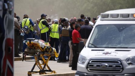 Texas, sparatoria in una scuola elementare: morti 14 studenti e un insegnante