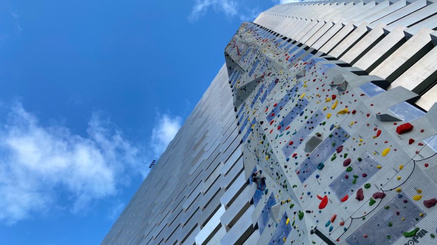 La parete di arrampicata più alta del mondo