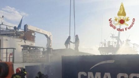 Crotone, esplode container su rimorchiatore ormeggiato al porto: morti tre membri dell'equipaggio