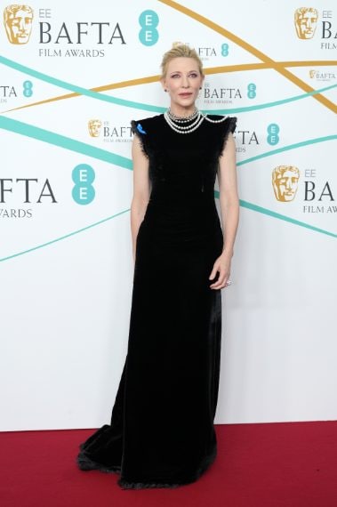 L'attrice indossa gioielli Louis Vuitton