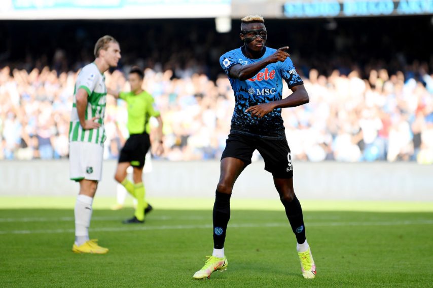 Bastano quattro minuti appena al numero 9 del Napoli per realizzare il gol del vantaggio.