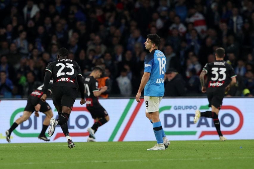 Debacle clamorosa al Maradona, dove la squadra di Pioli, a pochi giorni dai quarti di Champions, serve il poker.