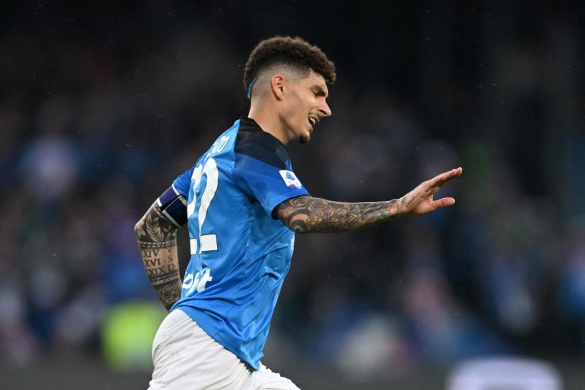 Fa il modesto il Capitano che trova un gol meraviglioso, probabilmente il più bello della sua carriera.