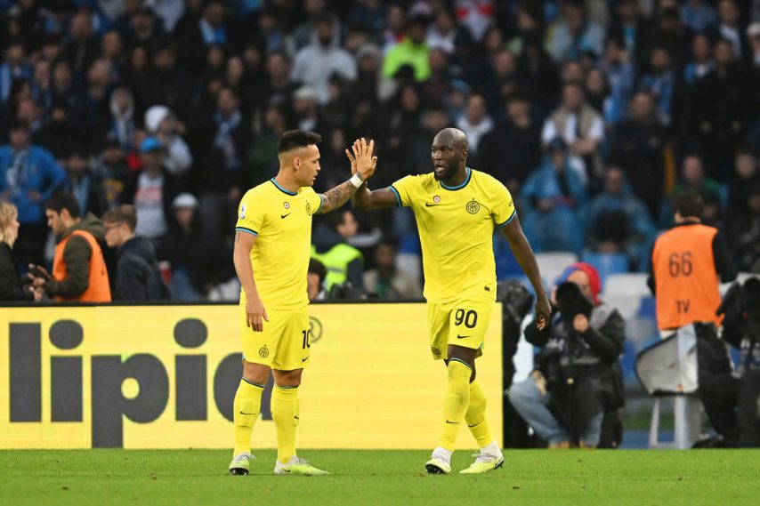 Entra Lukaku e segna l'Inter. Il belga sfrutta una splendida giocata di Lautaro e insacca.