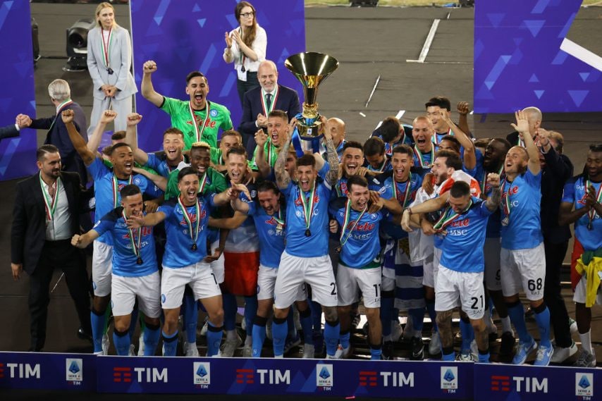 L'urlo del Maradona per lo scudetto festeggiato per la terza volta.