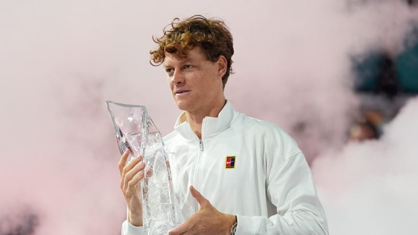 Jannik Sinner batte Lehecka 6-4 6-4 e si aggiudica per la seconda volta il Miami Open, realizzando così il Sunshine Double.