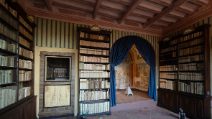 Le foto della mostra “In purissimo azzurro” ispirata da La ginestra di Giacomo leopardi