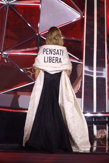 Chiara Ferragni in Dior Sanremo 2023