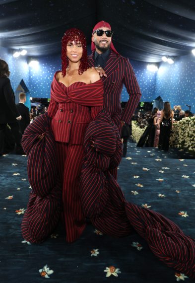 La cantante indossa scarpe Gianvito Rossi