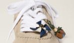 Charming shoes: sneaker e sandali con charm per l'estate 2025