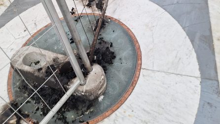 Incendio nella Galleria Umberto I di Napoli: danni a pavimenti e rosone