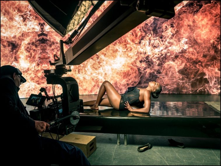 Dal backstage del Calendario Pirelli 2026 di Sølve Sundsbø, foto di Alessandro Scotti