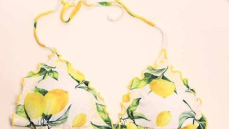 I bikini-frutta sono il must dell'estate 2025: i modelli di tendenza