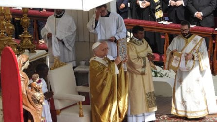 Le commoventi immagini della canonizzazione di Acutis e Frassati