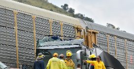 Treno merci si schianta contro autobus in Messico: 10 morti