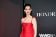 Anne Hathaway in Valentino Archivio con pump Gianvito Rossi