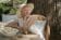 Pamela Anderson con scarpe Viaia